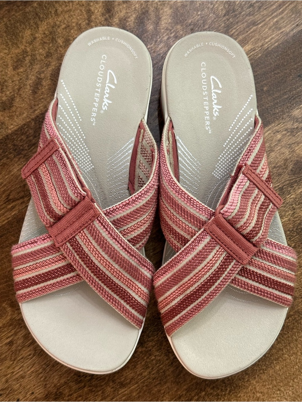 Clarks Cloudsteppers Women's Pink Striped Crossband Sandals
Size 7 1/2